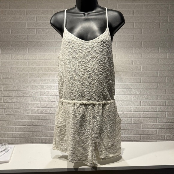 Forever 21 Pants - Forever 21 Lace Cami Romper Cream Spaghetti Strap‎ Pockets Women's